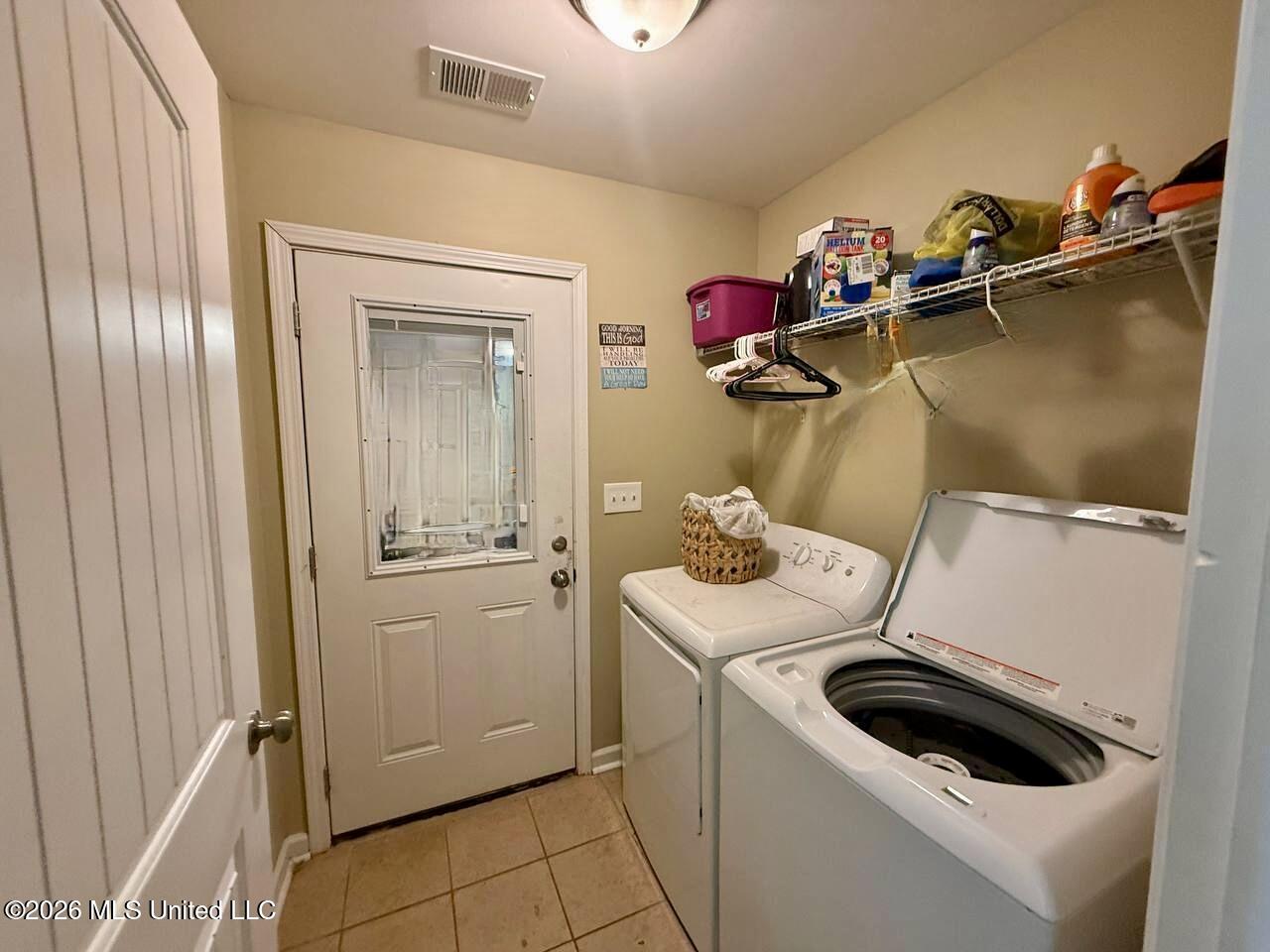1748 Victoria Road Byhalia, MS 38611 - Photo 13 of 20 laundry room