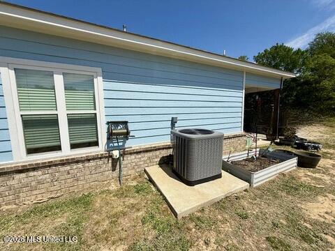 1748 Victoria Road Byhalia, MS 38611 - Photo 5 of 20 side view