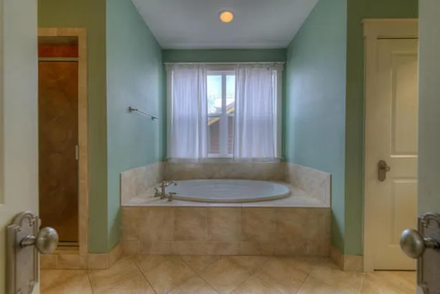 $3,500 | 4527 Avenue B, Unit A, Austin, TX 78751