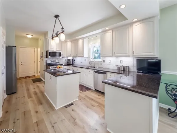 $850,000 | 15 Alaco Lane, Milford, NJ 08848