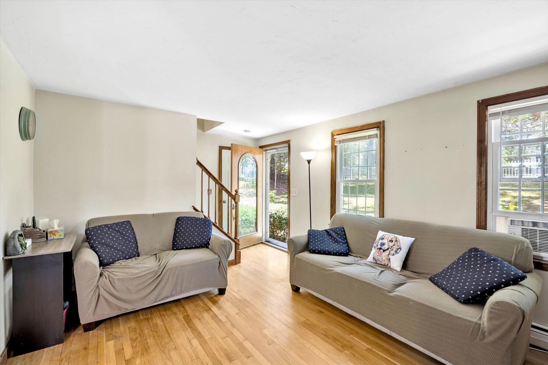 27 Oregon Road Mashpee, MA 02649 - Photo 4 of 30 04-889A9532