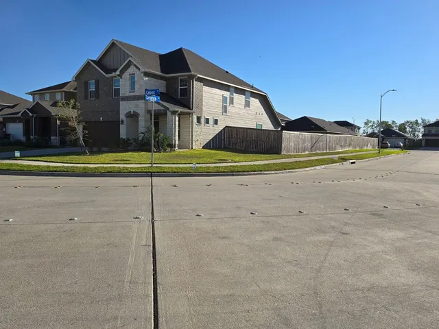 $3,500 | 6923 Lebec Drive, Rosharon, TX 77583