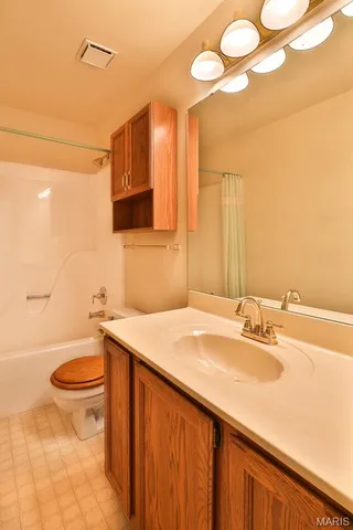 $449,500 | 2922 Diekamp Farm Trail, St. Charles, MO 63303