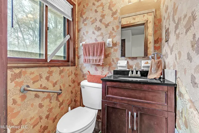 $319,000 | 8500 Lakeshore Drive, Walls, MS 38680