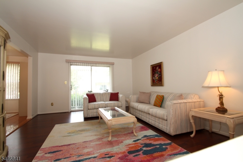 27 Gracie Road East Hanover, NJ 07936 - Photo 2 of 17