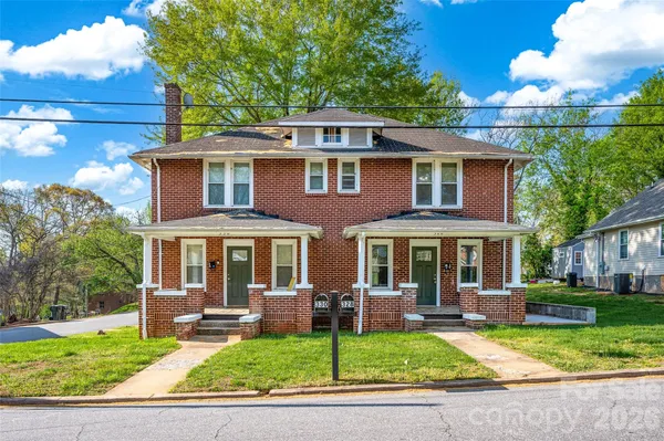 $385,000 | 328-330 3rd Avenue Southeast, Hickory, NC 28602