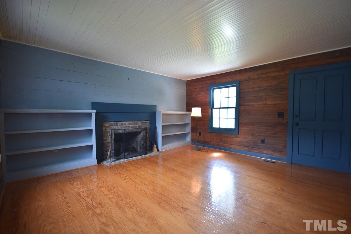 2420 Hodges Road Burlington, NC 27217 - Photo 5 of 24 Family w/ built-ins & FP