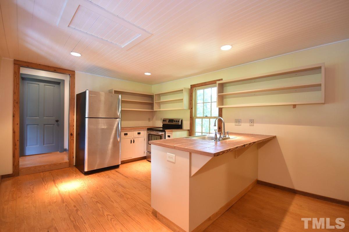 2420 Hodges Road Burlington, NC 27217 - Photo 8 of 24 Tile countertops
