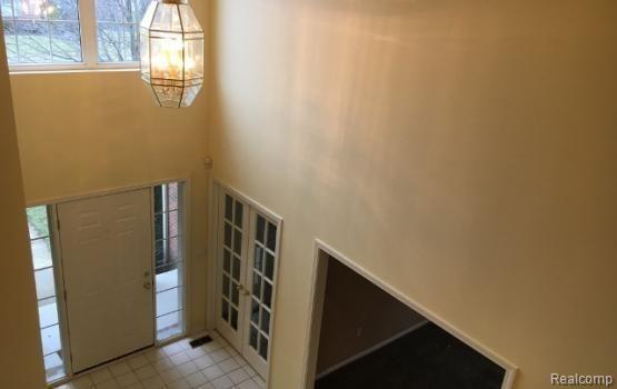 2700 Fox Woods Lane Rochester Hills, MI 48307 - Photo 4 of 39