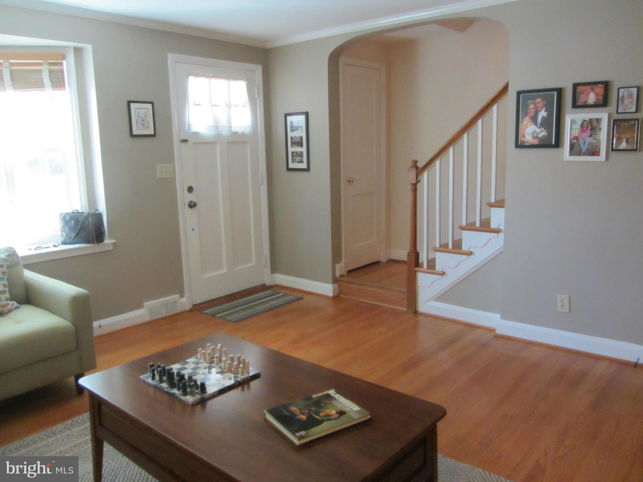 165 Dumbarton Road Baltimore, MD 21212 - Photo 3 of 26 Living Room