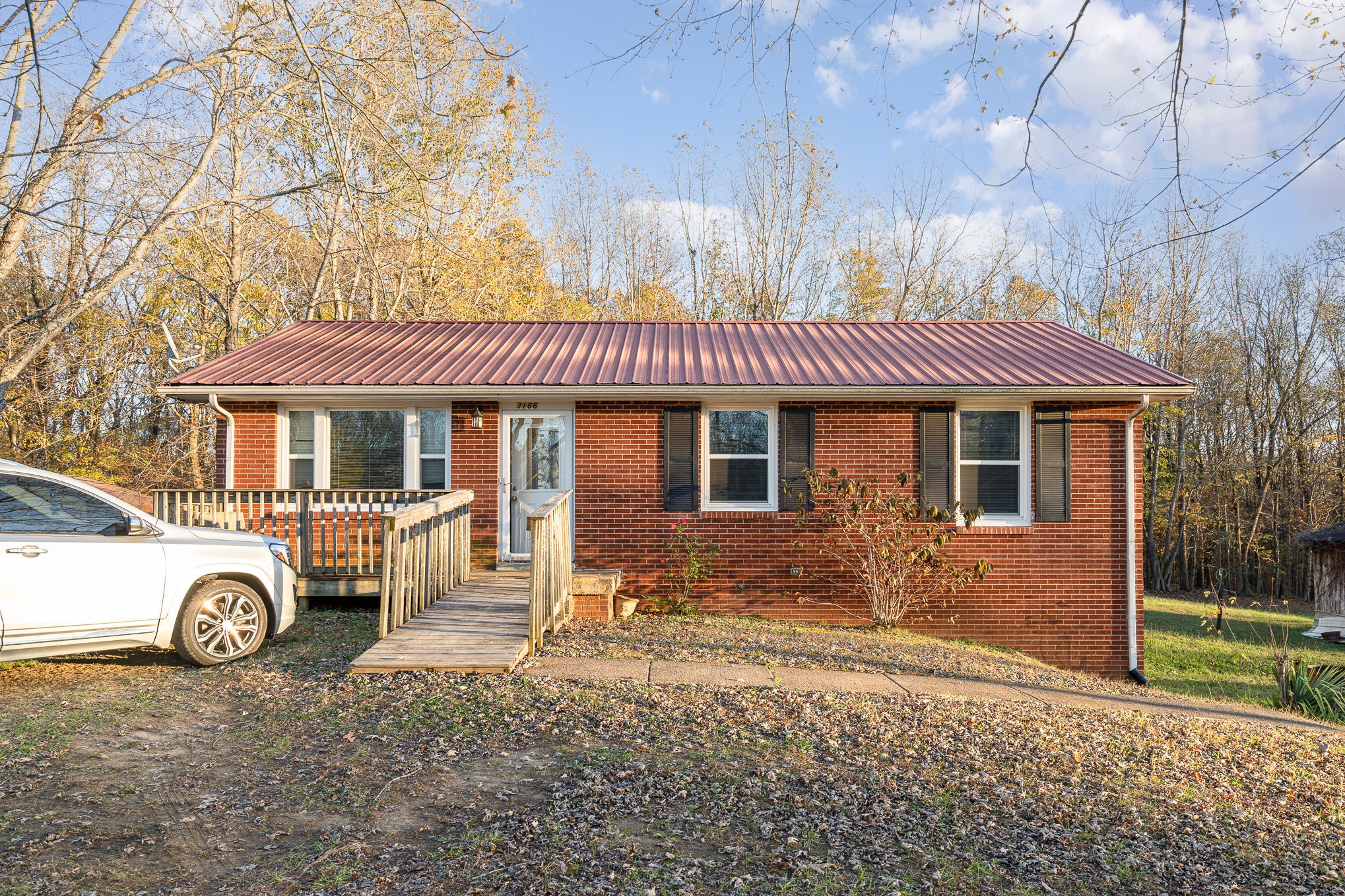3166 North Hinton Road Clarksville, TN 37043 - Photo 2 of 25 Gallery Image 2