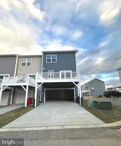 a view of house and outdoor space