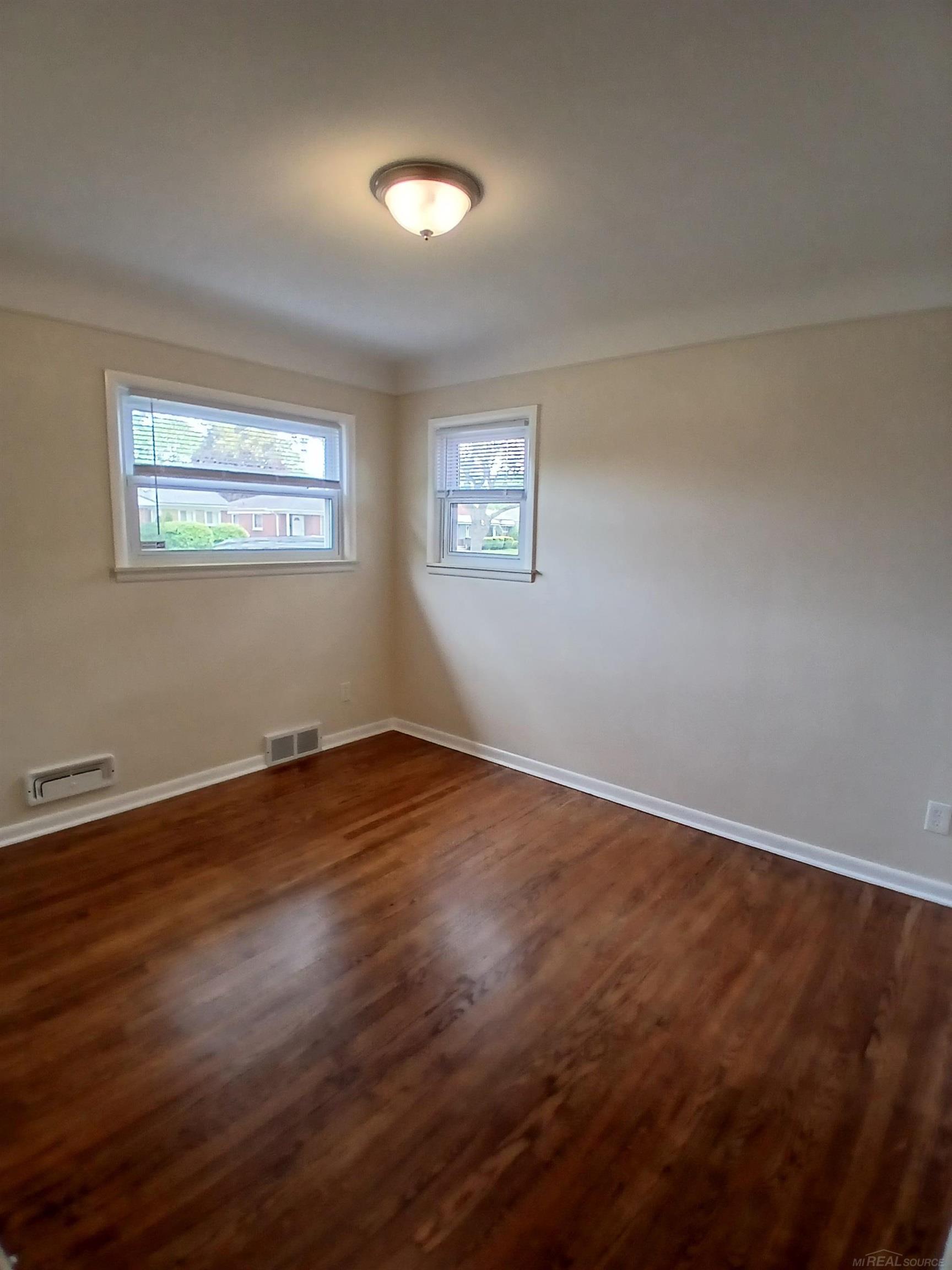 24675 Ridgecroft Avenue Eastpointe, MI 48021 - Photo 31 of 31