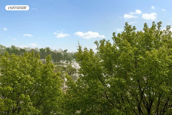 $925,000 | 811 5th Avenue, Unit 402 | Greenwood Heights