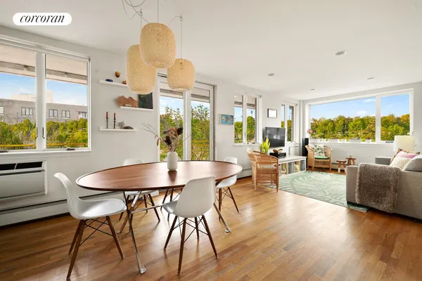 $925,000 | 811 5th Avenue, Unit 402 | Greenwood Heights