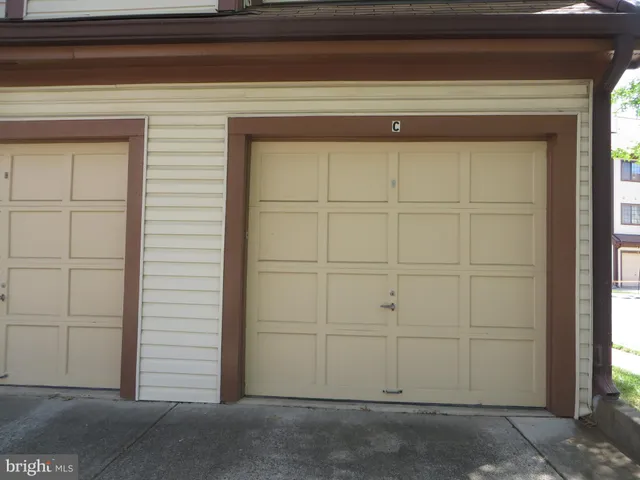 $2,295 | 6008 C Curtier Drive, Alexandria, VA 22310