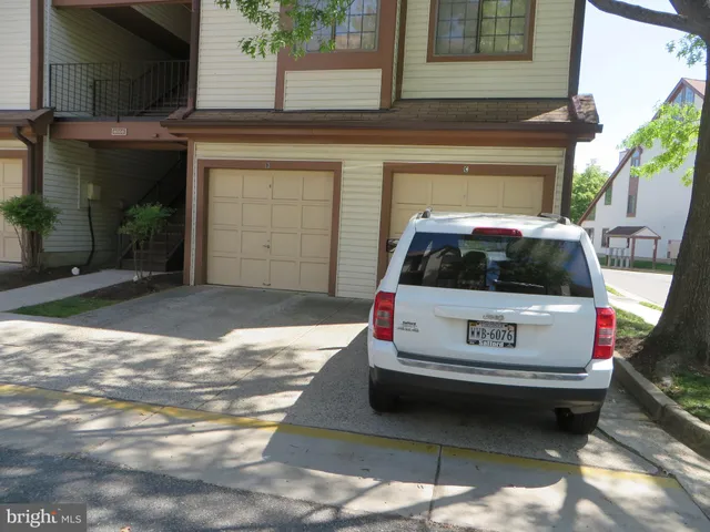 $2,295 | 6008 C Curtier Drive, Alexandria, VA 22310