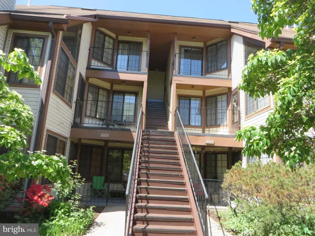 $2,295 | 6008 C Curtier Drive, Alexandria, VA 22310