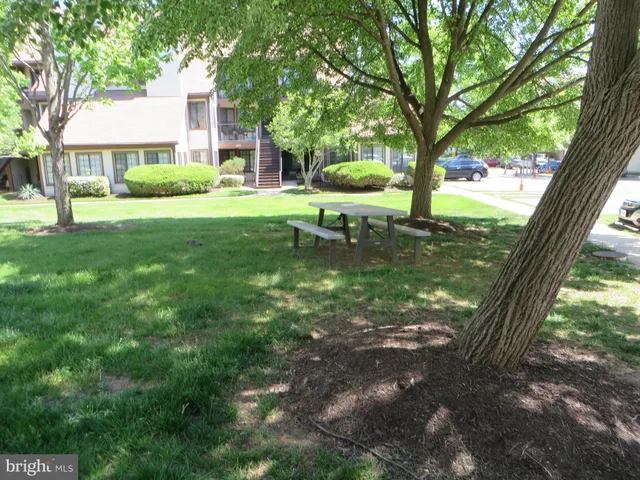 $2,295 | 6008 C Curtier Drive, Alexandria, VA 22310