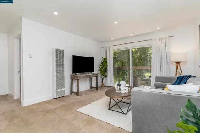 $1,995 | 5305 Ridgeview Circle, El Sobrante, CA 94803