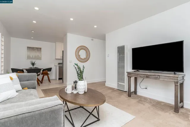 $1,995 | 5305 Ridgeview Circle, El Sobrante, CA 94803