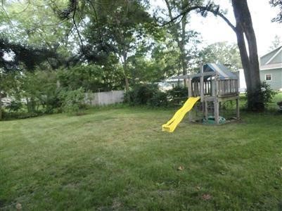 708 West Silver Lake Road Fenton, MI 48430 - Photo 5 of 8 20157720-4.JPG