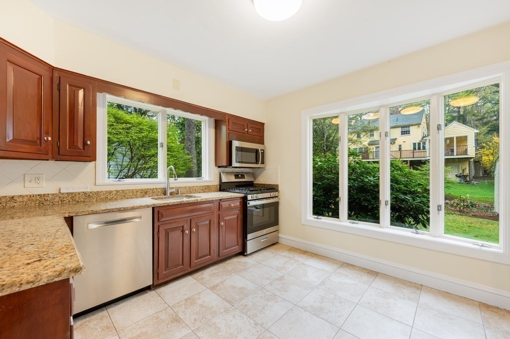 320 Quinobequin Road Newton, MA 02468 - Photo 9 of 37