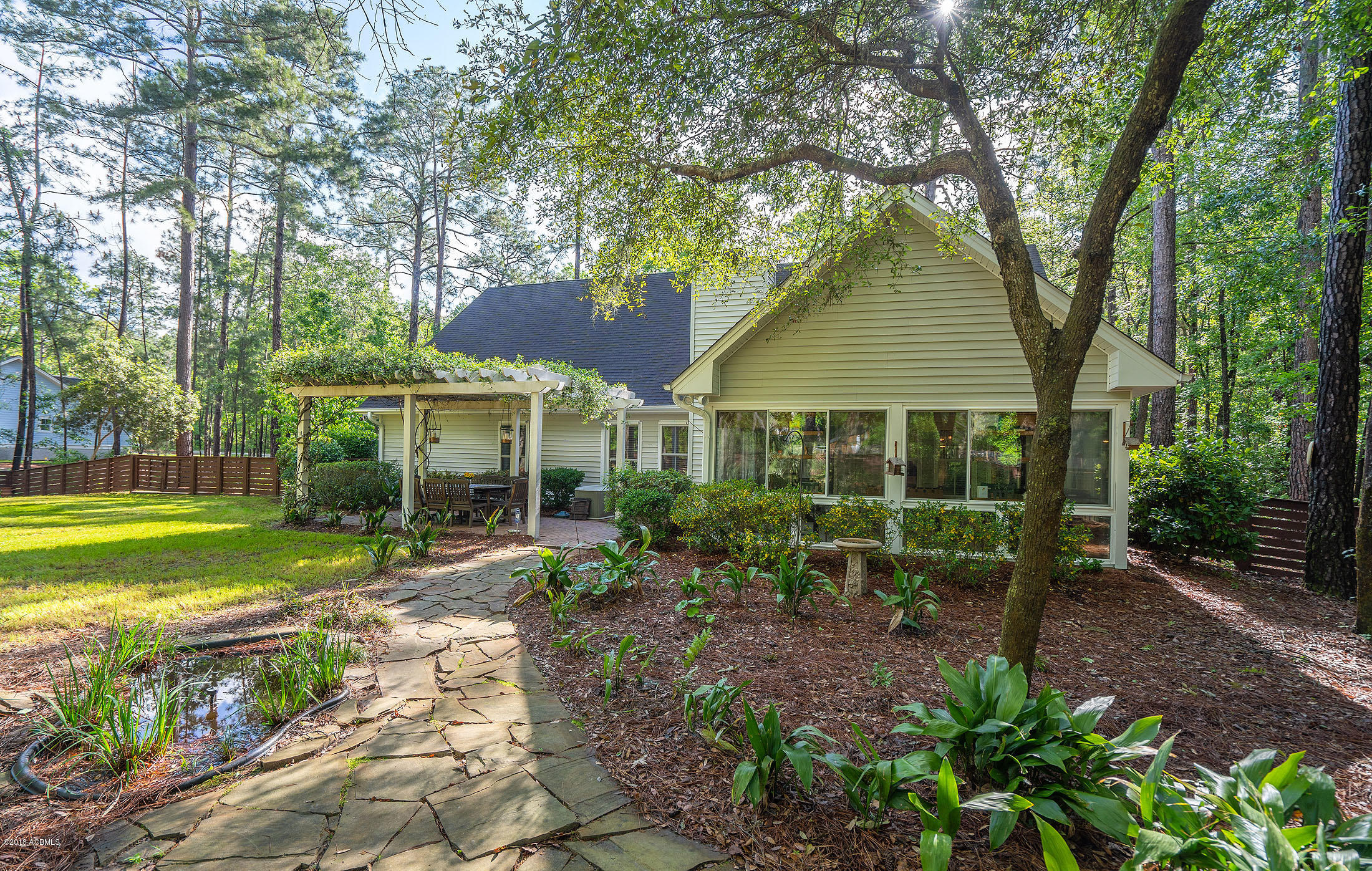 109 Middle Road Beaufort, SC 29907 - Photo 5 of 48 DSC00737-1