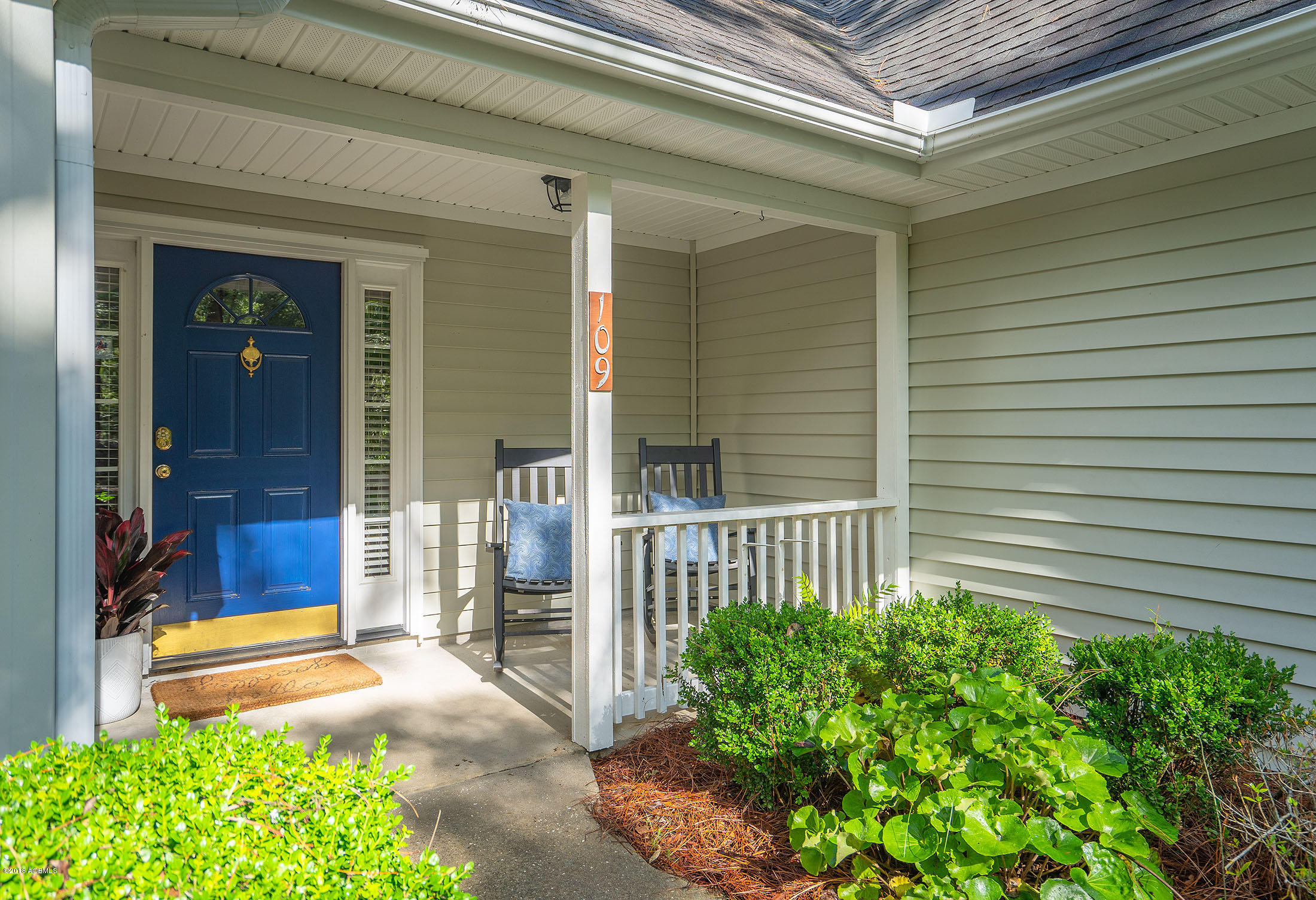 109 Middle Road Beaufort, SC 29907 - Photo 7 of 48 DSC00750-1