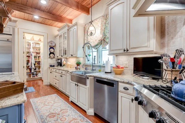 $475,000 | 109 Grove Place, Summit, MS 39666