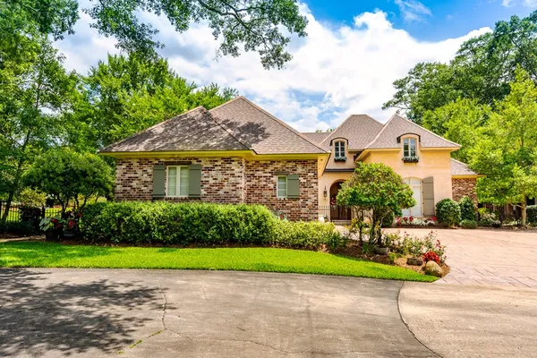 $459,900 | 109 Grove Place, Summit, MS 39666