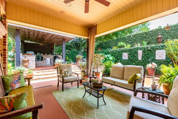 $459,900 | 109 Grove Place, Summit, MS 39666