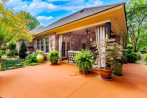 $459,900 | 109 Grove Place, Summit, MS 39666