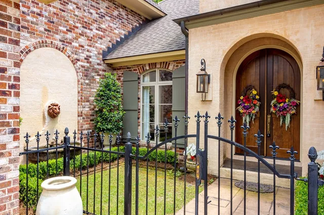 $475,000 | 109 Grove Place, Summit, MS 39666