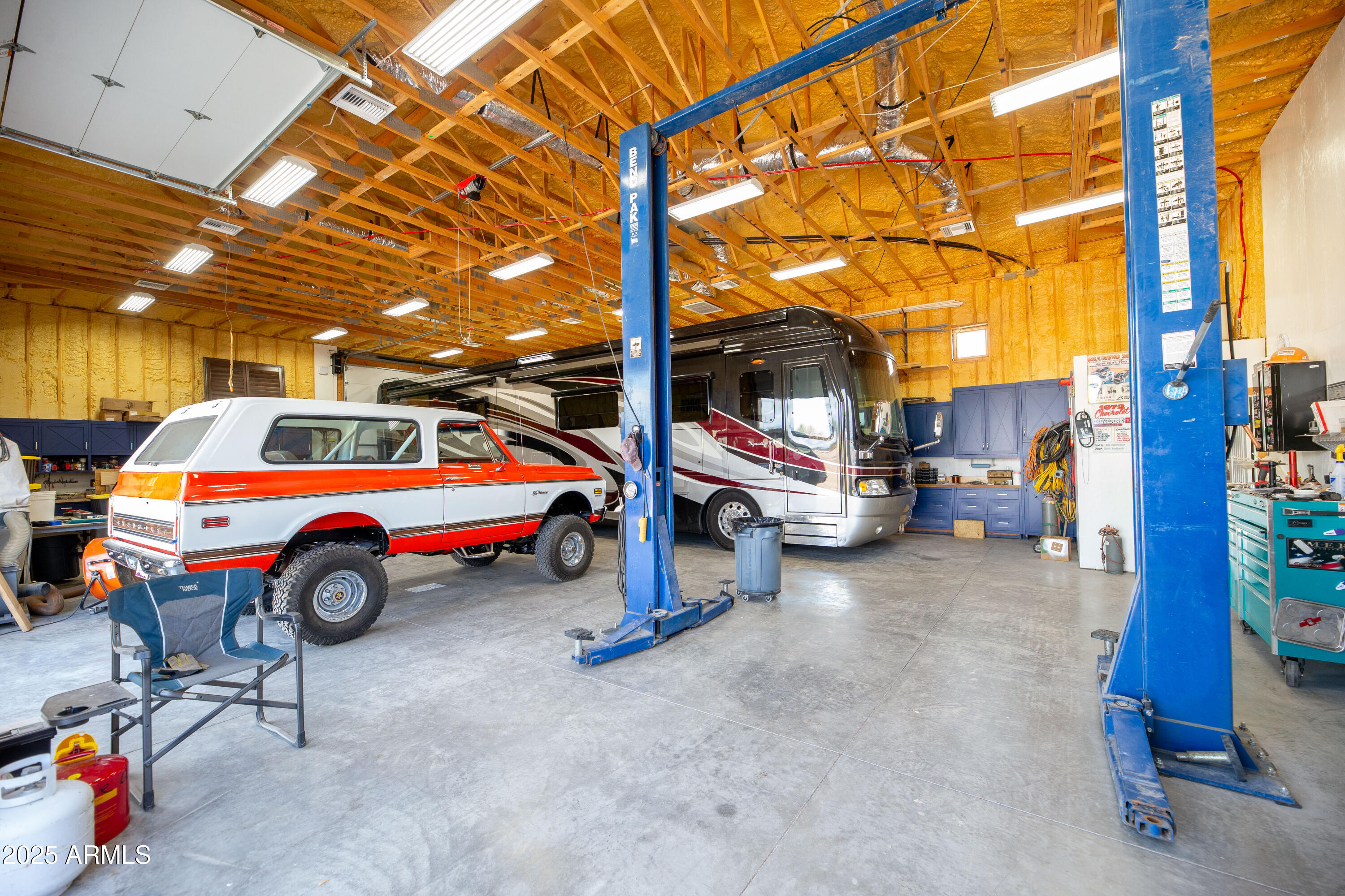 1532 North Roadrunner Road Apache Junction, AZ 85119 - Photo 13 of 55 Interior Garage with Cars