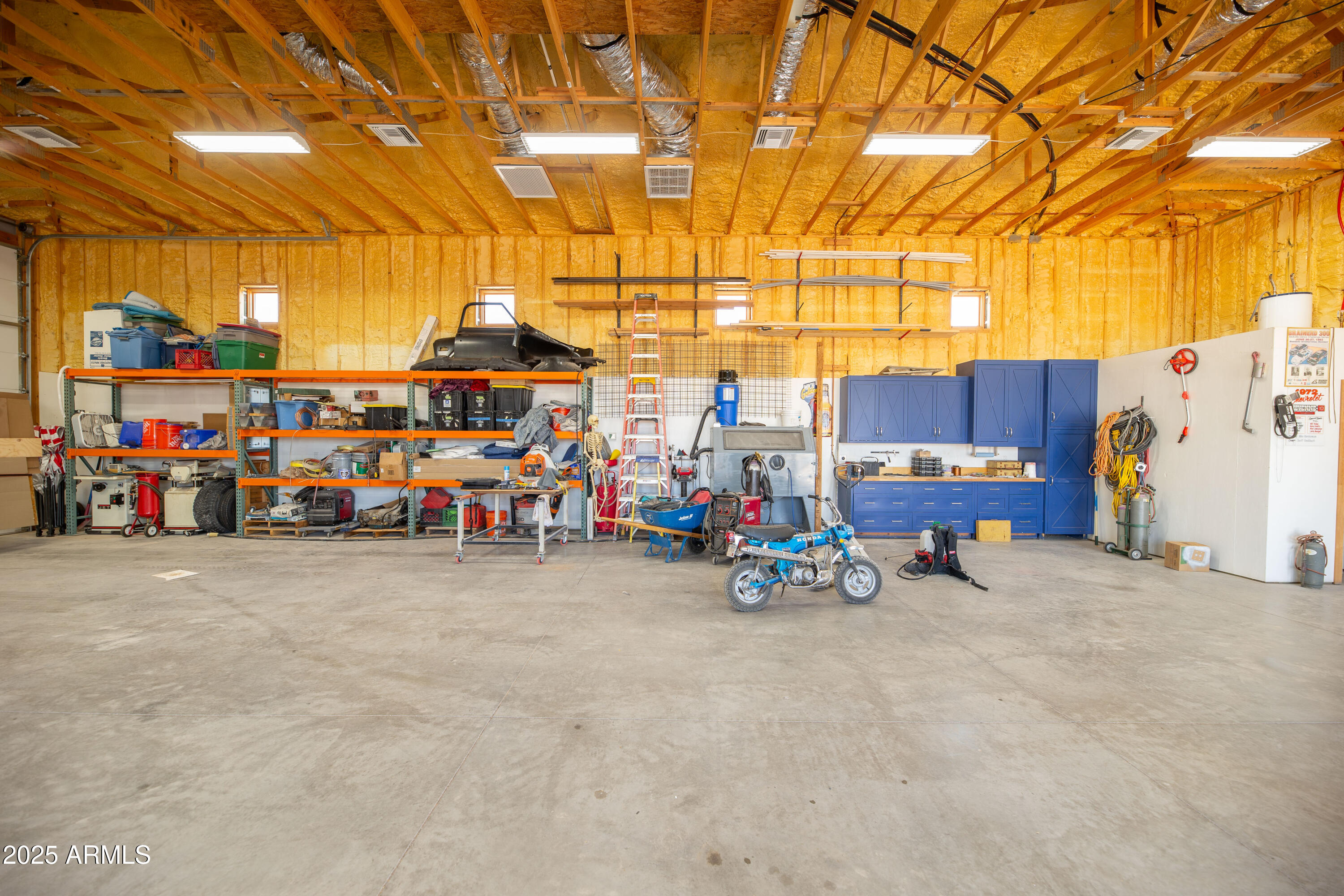 1532 North Roadrunner Road Apache Junction, AZ 85119 - Photo 22 of 51 Interior Garage