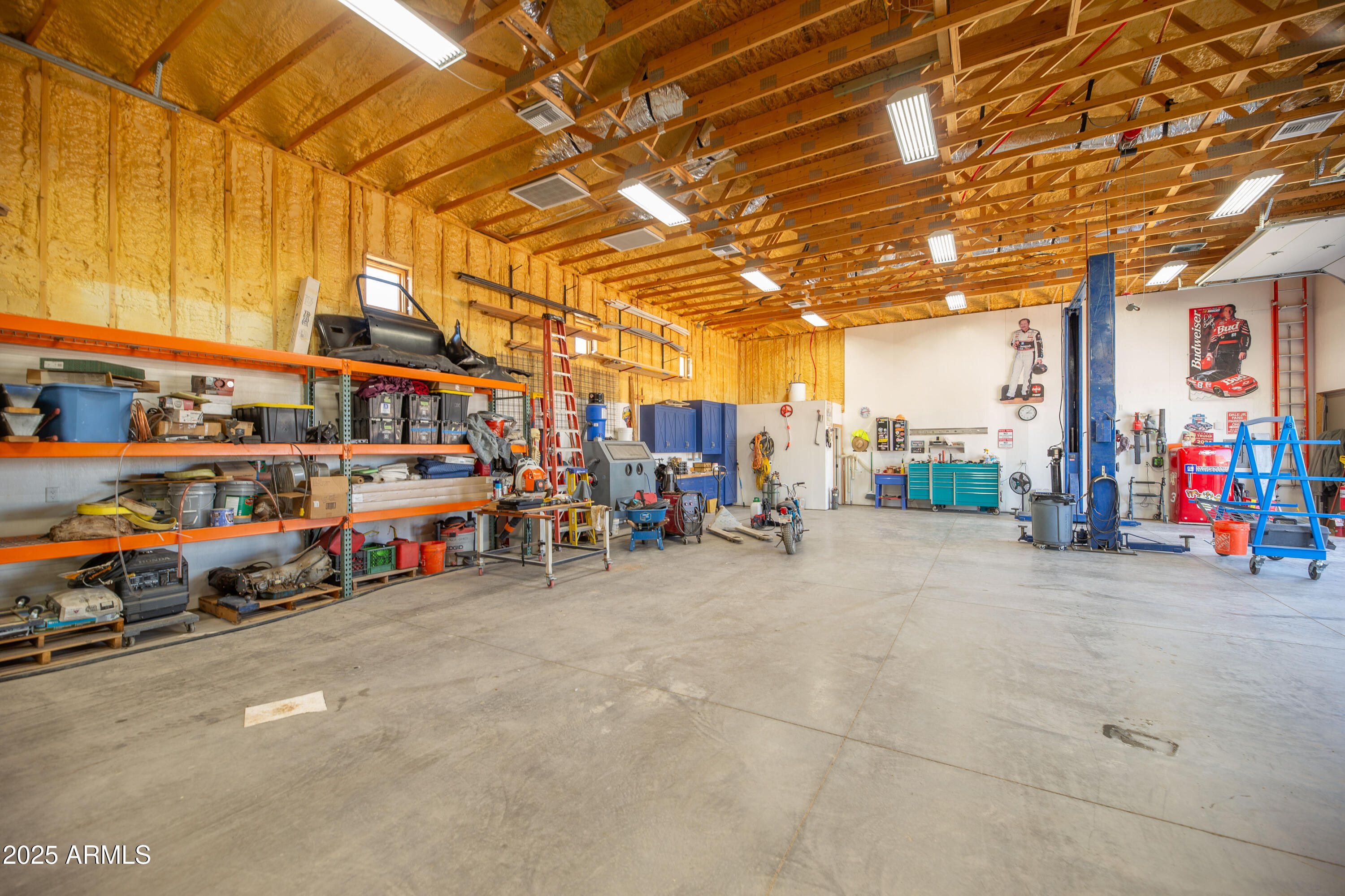 1532 North Roadrunner Road Apache Junction, AZ 85119 - Photo 23 of 55 Interior Garage