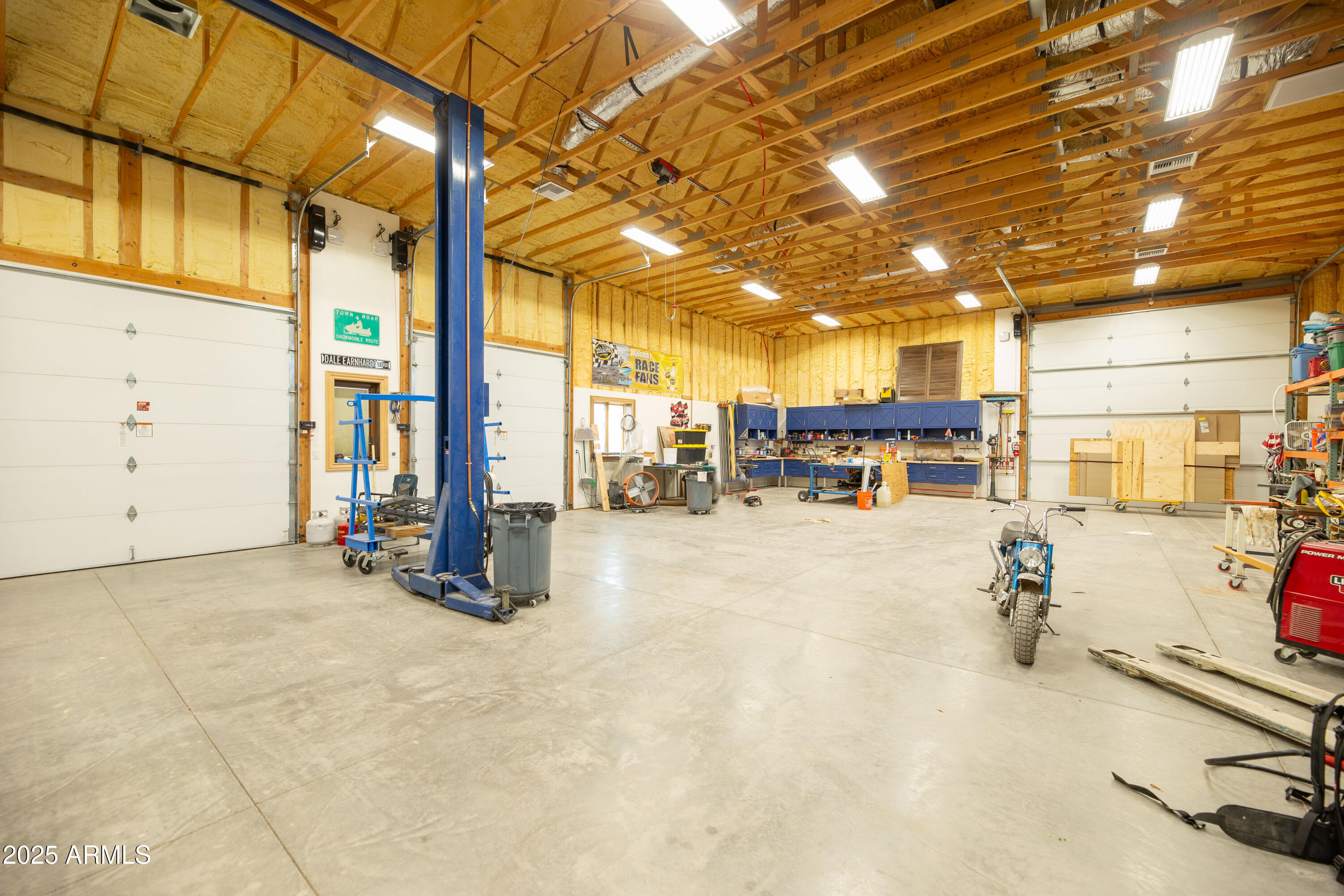 1532 North Roadrunner Road Apache Junction, AZ 85119 - Photo 25 of 51 a view of a building with gym equipment