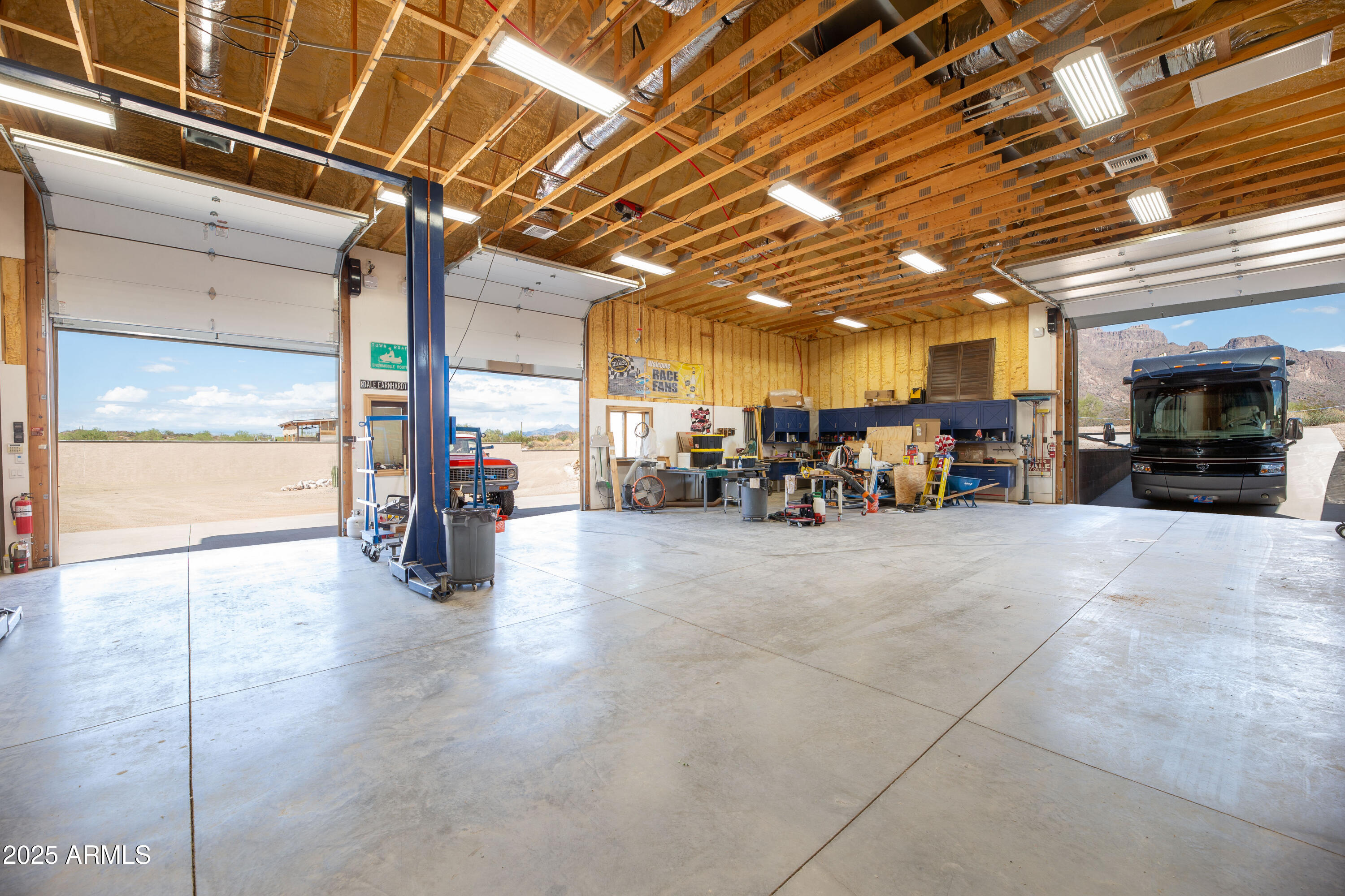 1532 North Roadrunner Road Apache Junction, AZ 85119 - Photo 32 of 54 a view of a big room with gym equipment