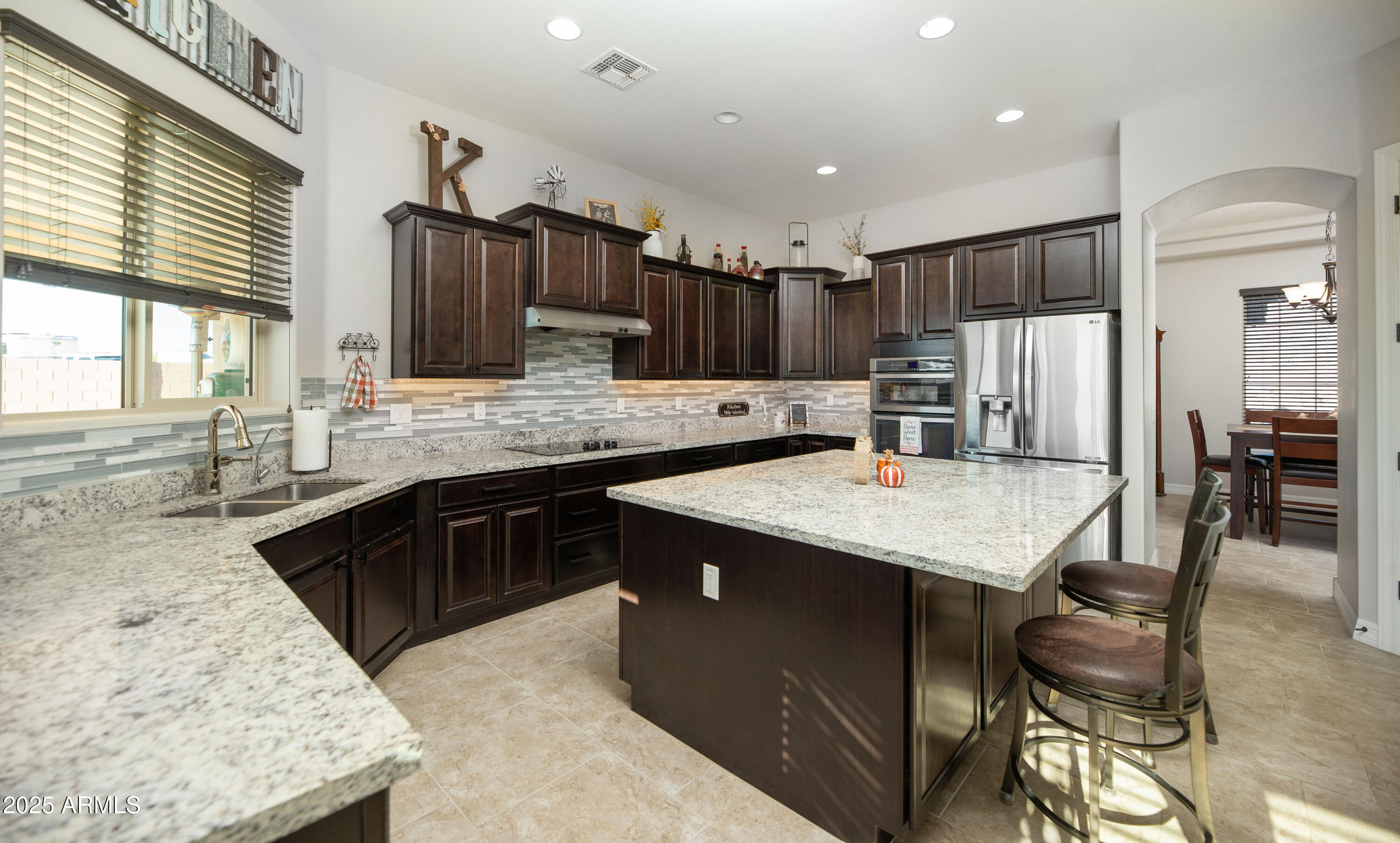 1532 North Roadrunner Road Apache Junction, AZ 85119 - Photo 4 of 54 Kitchen