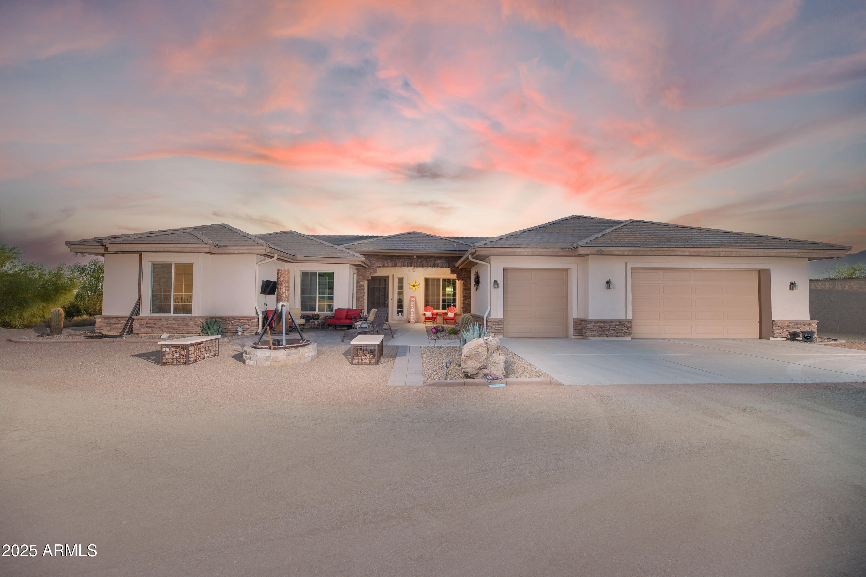 1532 North Roadrunner Road Apache Junction, AZ 85119 - Photo 5 of 55 a view of a house with outdoor space and a car parked in front of it