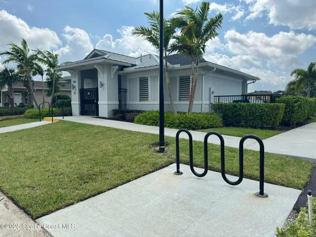 $2,400 | 724 Veridian Circle Northwest, Palm Bay, FL 32907