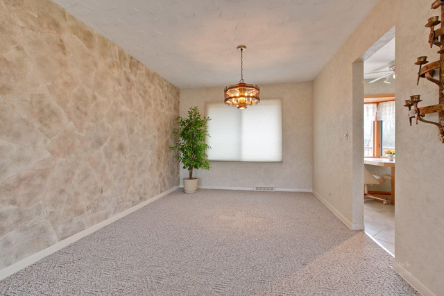 22 North Old Barrington Road Chicago, IL 60641 - Photo 6 of 25