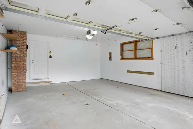 $324,900 | 16901 School Street, South Holland, IL 60473