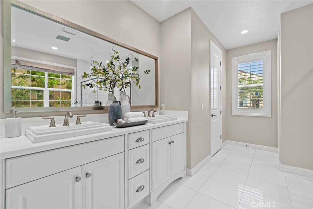 208 Radial Irvine, CA 92618 - Photo 21 of 57