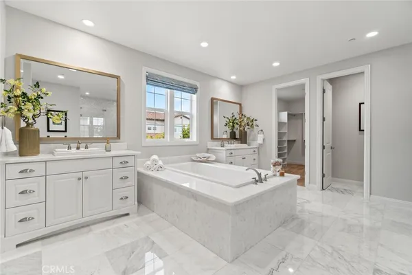 $3,856,000 | 208 Radial, Irvine, CA 92618