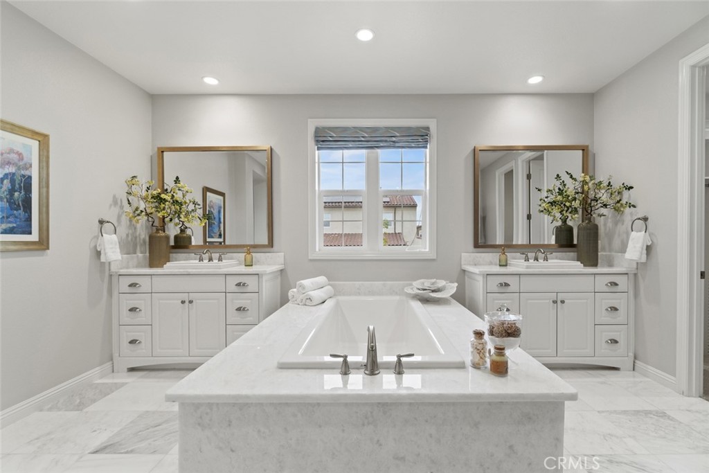 208 Radial Irvine, CA 92618 - Photo 28 of 57