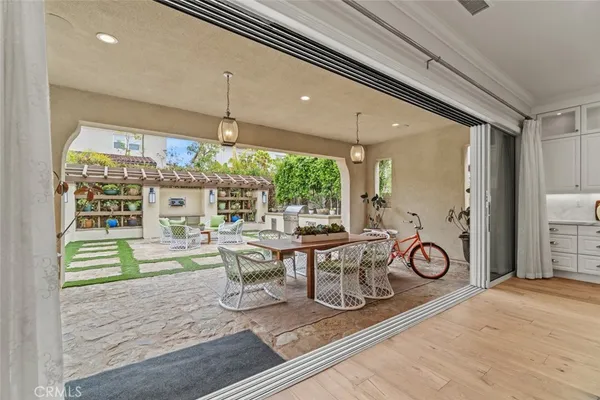 $3,856,000 | 208 Radial, Irvine, CA 92618