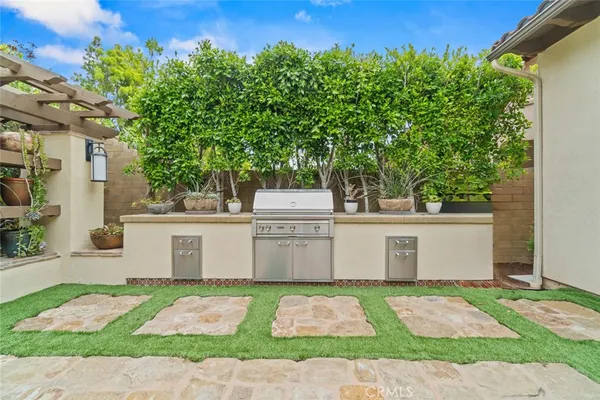 $3,856,000 | 208 Radial, Irvine, CA 92618