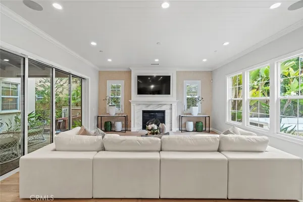 $3,856,000 | 208 Radial, Irvine, CA 92618
